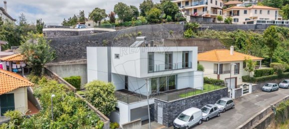 3 bedrooms House in Funchal, Portugal No. 16893 3