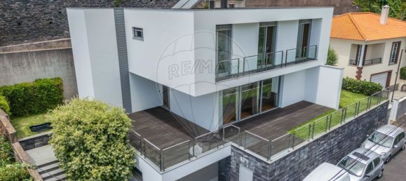 3 bedrooms House in Funchal, Portugal No. 16893 2