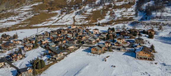 Propiedad comercial de 3 dormitorios en Les Belleville, France No. 935 2