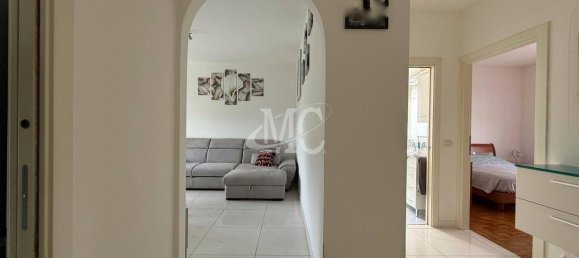Apartamento de 2 dormitorios en Rovereto, Italy No. 302470 9