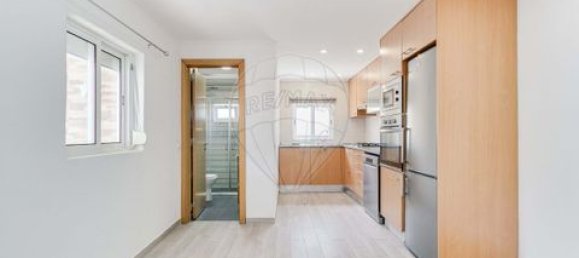 2 bedrooms House in Almada, Portugal No. 220051 4