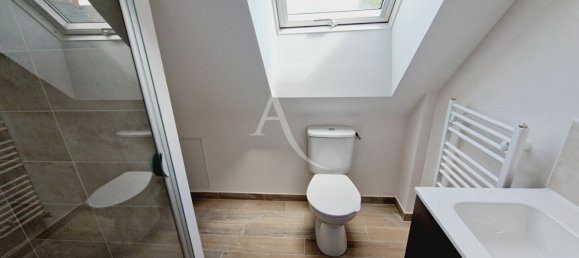 2 bedrooms House in Maine-et-Loire, France No. 303589 8