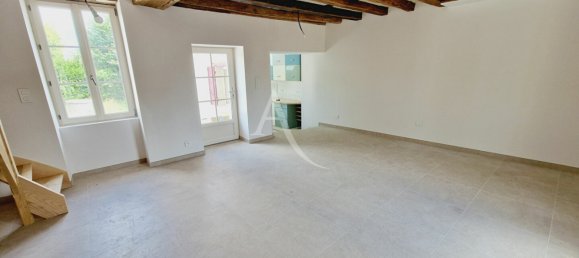 2 bedrooms House in Maine-et-Loire, France No. 303589 3