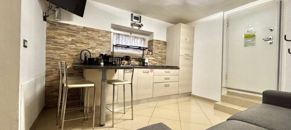 2-salle Appartement à Rozzano, Italy No. 8493 2