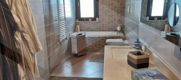 Квартира с 3 комнатами в Бари, Италия № 17715 11