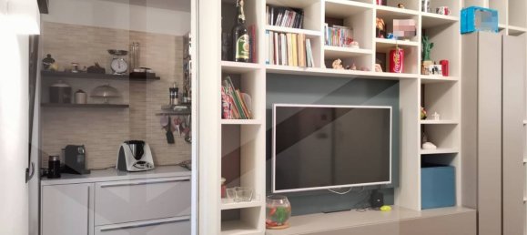 Квартира с 3 комнатами в Бари, Италия № 17715 5