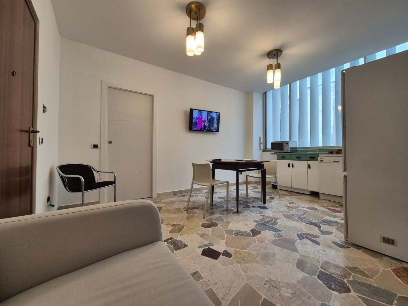 3 rooms Apartment in Milan, Italy No. 246829