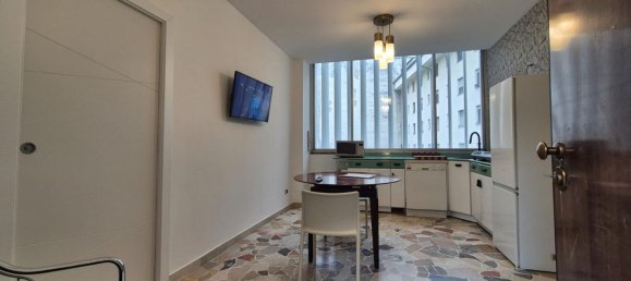 3 rooms Apartment in Milan, Italy No. 246829 2