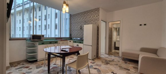 3 rooms Apartment in Milan, Italy No. 246829 3