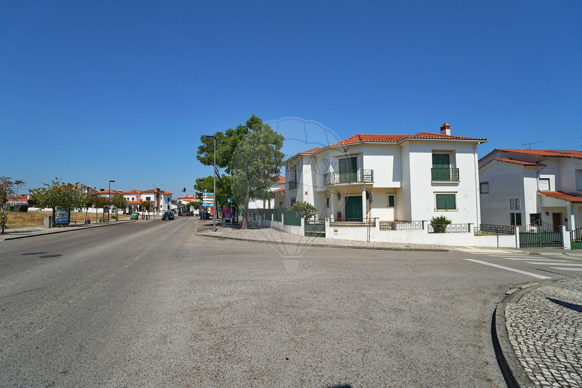 4 غرف نوم فيلا في Entroncamento, Portugal رقم 174221