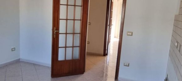 3 Schlafzimmer Wohnung in Casoria, Italy, Nr. 344923 4