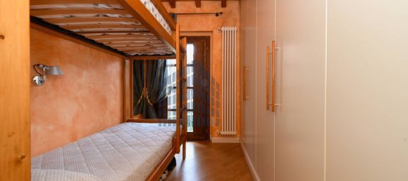 Квартира с 3 комнатами в Гуссаго, Италия № 214435 10