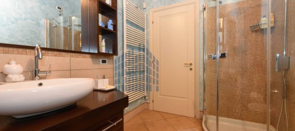 Квартира с 3 комнатами в Гуссаго, Италия № 214435 9