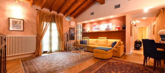 Квартира с 3 комнатами в Гуссаго, Италия № 214435 3