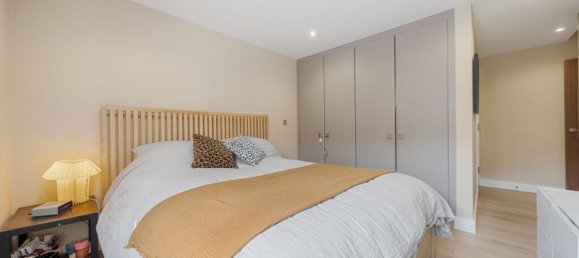 2 bedrooms Apartment in London, United Kingdom No. 4575 9