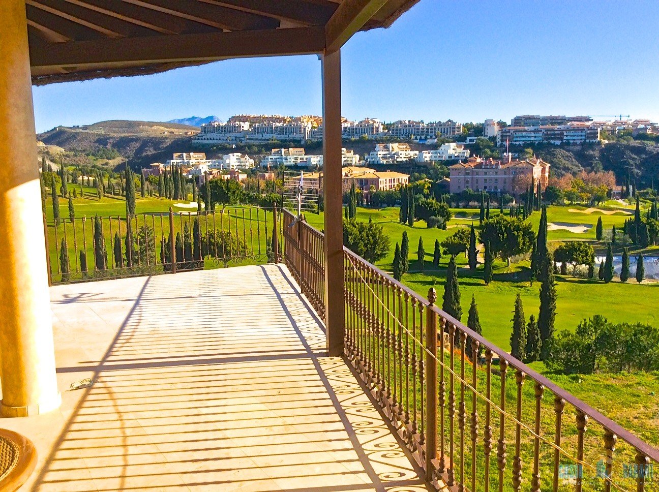 5 bedrooms Villa in Estepona, Spain No. 9915