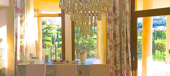 5 bedrooms Villa in Estepona, Spain No. 9915 2