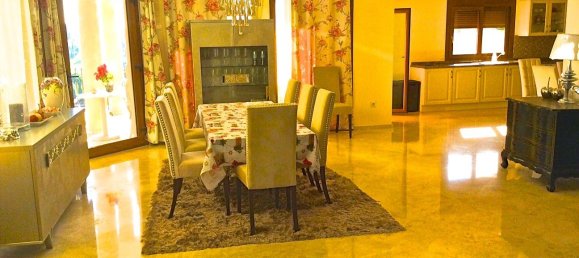 5 bedrooms Villa in Estepona, Spain No. 9915 6