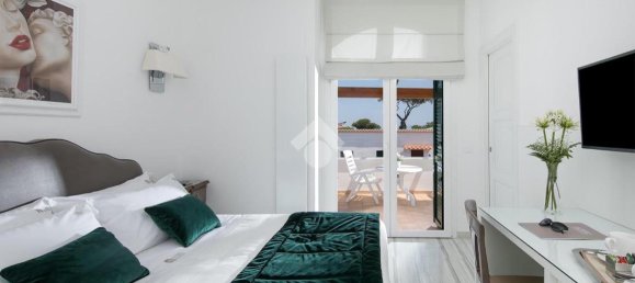 5 rooms Apartment in Ischia, Italy No. 129916 2