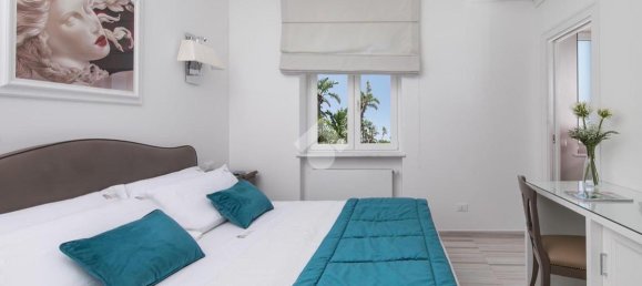 5 rooms Apartment in Ischia, Italy No. 129916 6