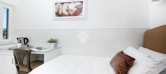 5 rooms Apartment in Ischia, Italy No. 129916 12