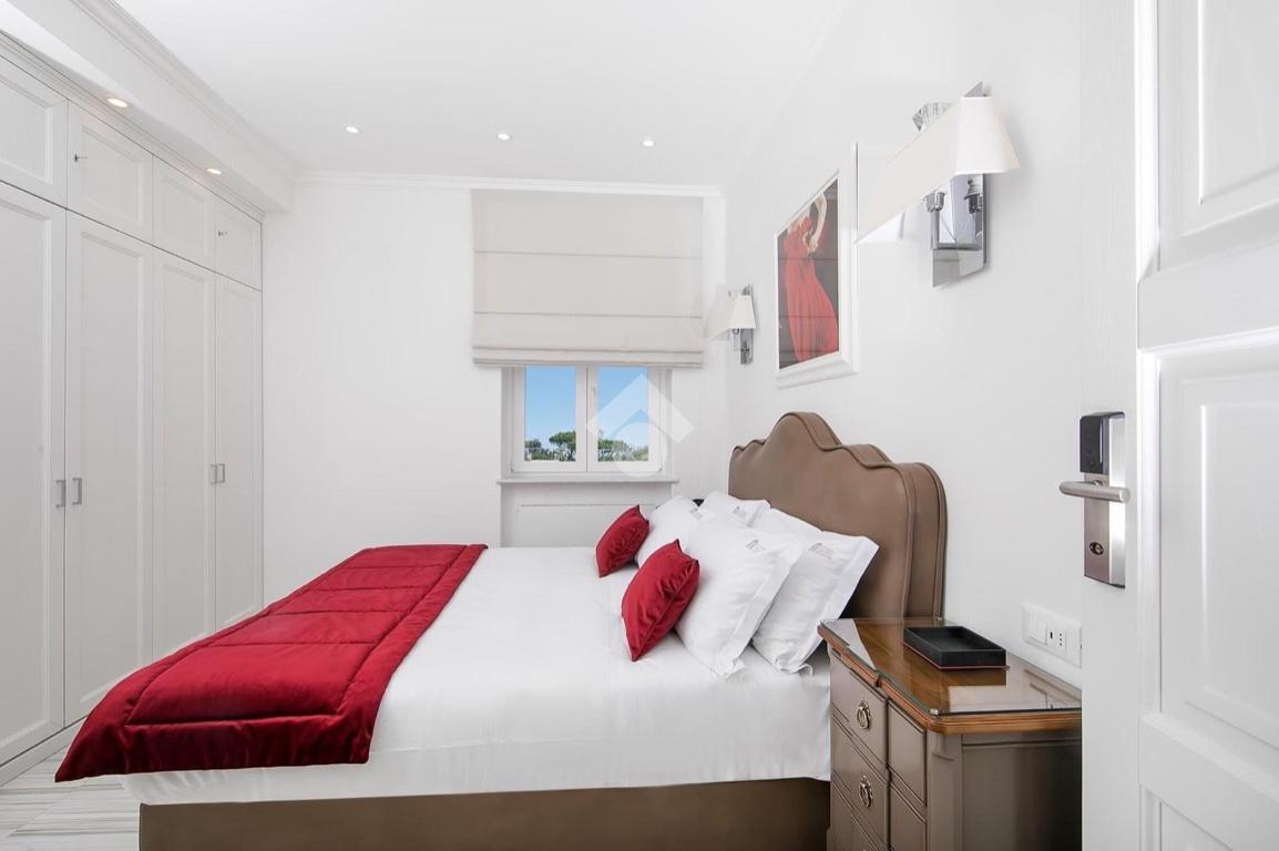 5 rooms Apartment in Ischia, Italy No. 129916