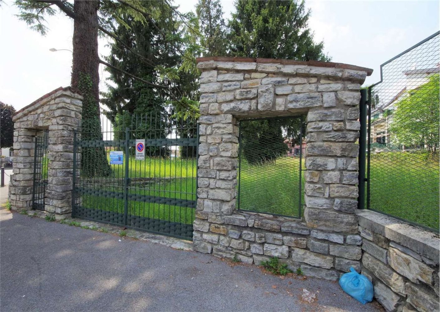 Земельный участок 1350м² в Альбавилла, Италия № 298468