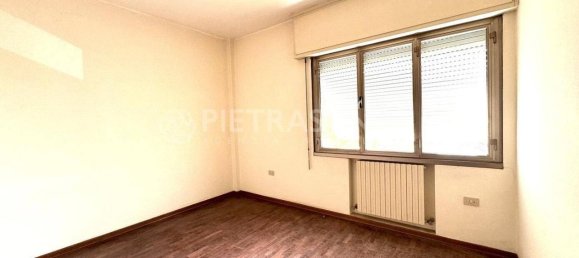 Квартира с 6 комнатами в Пьетрасанта, Италия № 168129 9