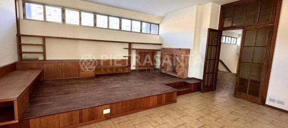 Квартира с 6 комнатами в Пьетрасанта, Италия № 168129 6