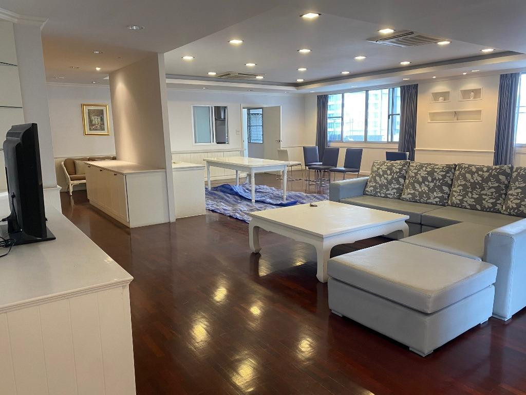 3 bedrooms Condo in Bangkok, Thailand No. 6579