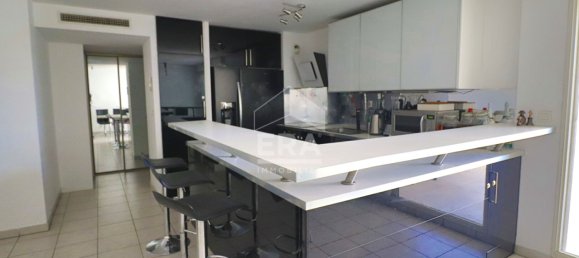 3 bedrooms Apartment in Marseille, France No. 296161 5