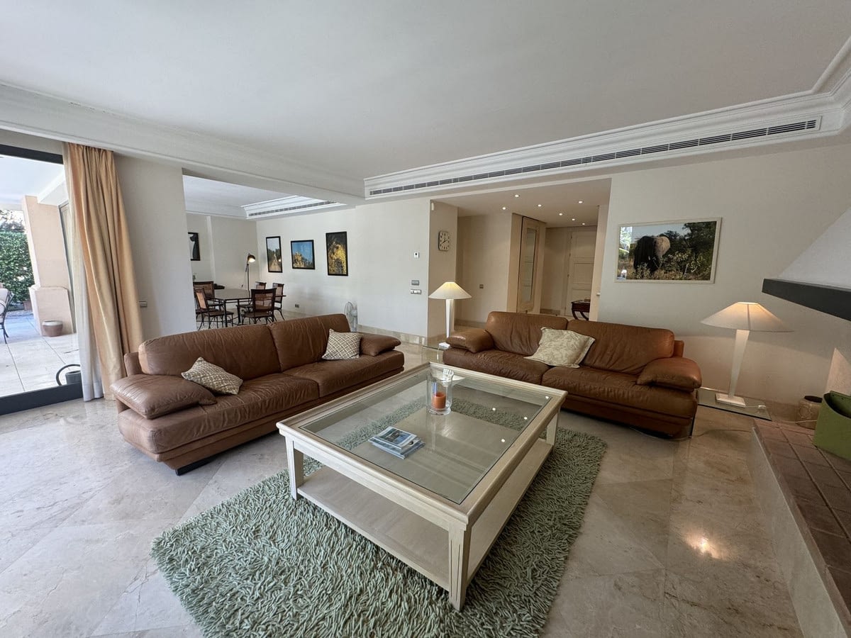 3 bedrooms Apartment in Marbella, Spain No. 131996