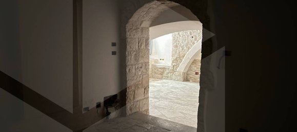 Propiedad comercial de 3 habitaciónes en Conversano, Italy No. 27264 5