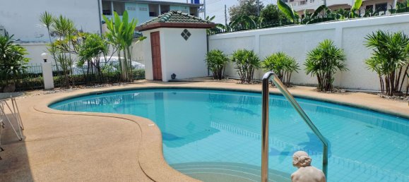 8 bedrooms Cafe / restaurant in Pattaya, Thailand No. 1798 8