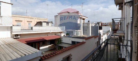 Casa de 3 dormitorios en Bari, Italy No. 163014 9