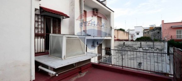 Casa de 3 dormitorios en Bari, Italy No. 163014 11