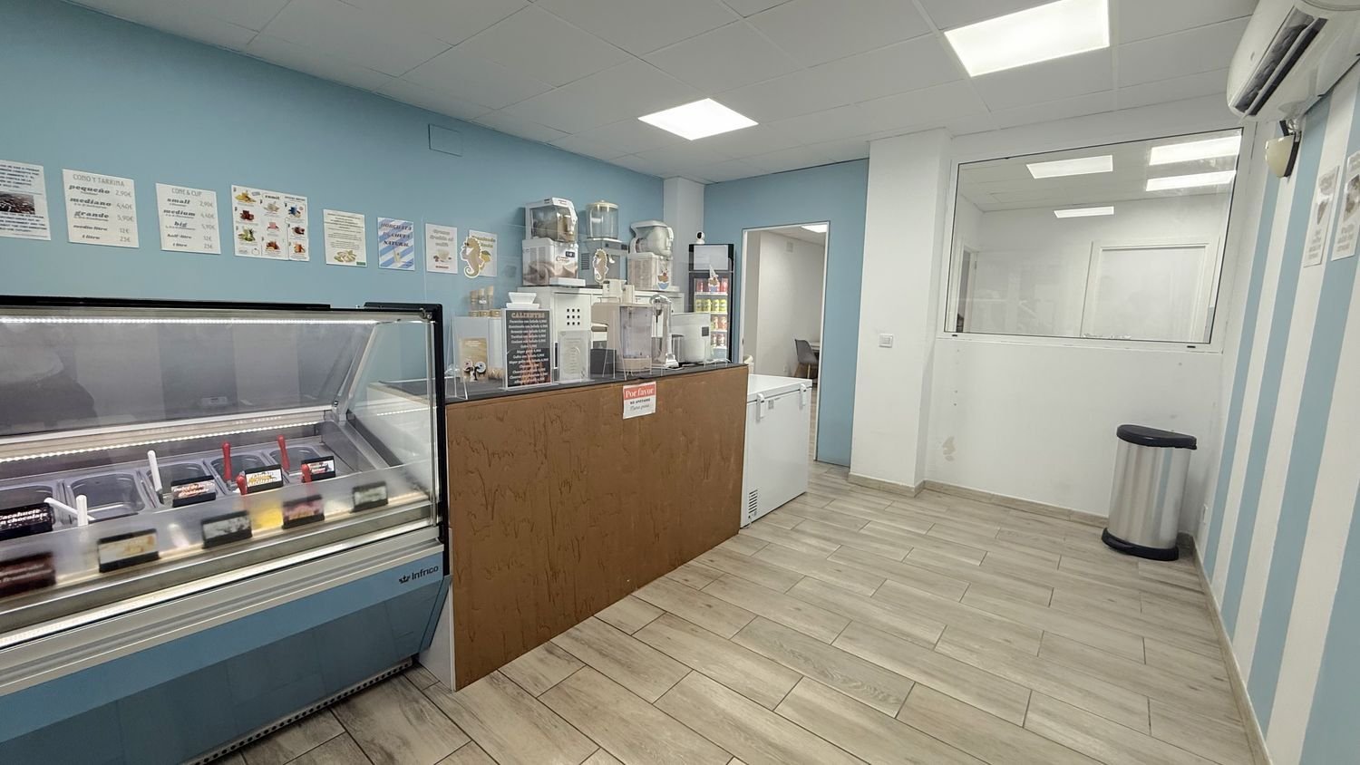  عقار تجاري في Sant Marti, Spain 108متر مربع رقم 215487