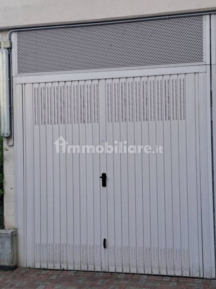 14m² Garage in Turin, Italy No. 308830