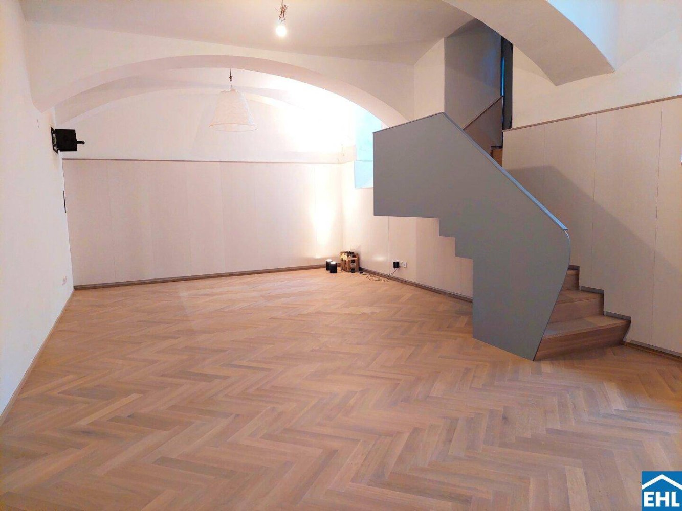  عقار تجاري في Wieden, Austria 74متر مربع رقم 182701