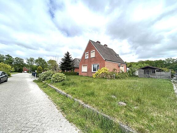 3 bedrooms Townhouse in Leer, Germany No. 230860