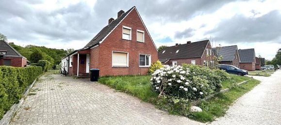 3 bedrooms Townhouse in Leer, Germany No. 230860 2