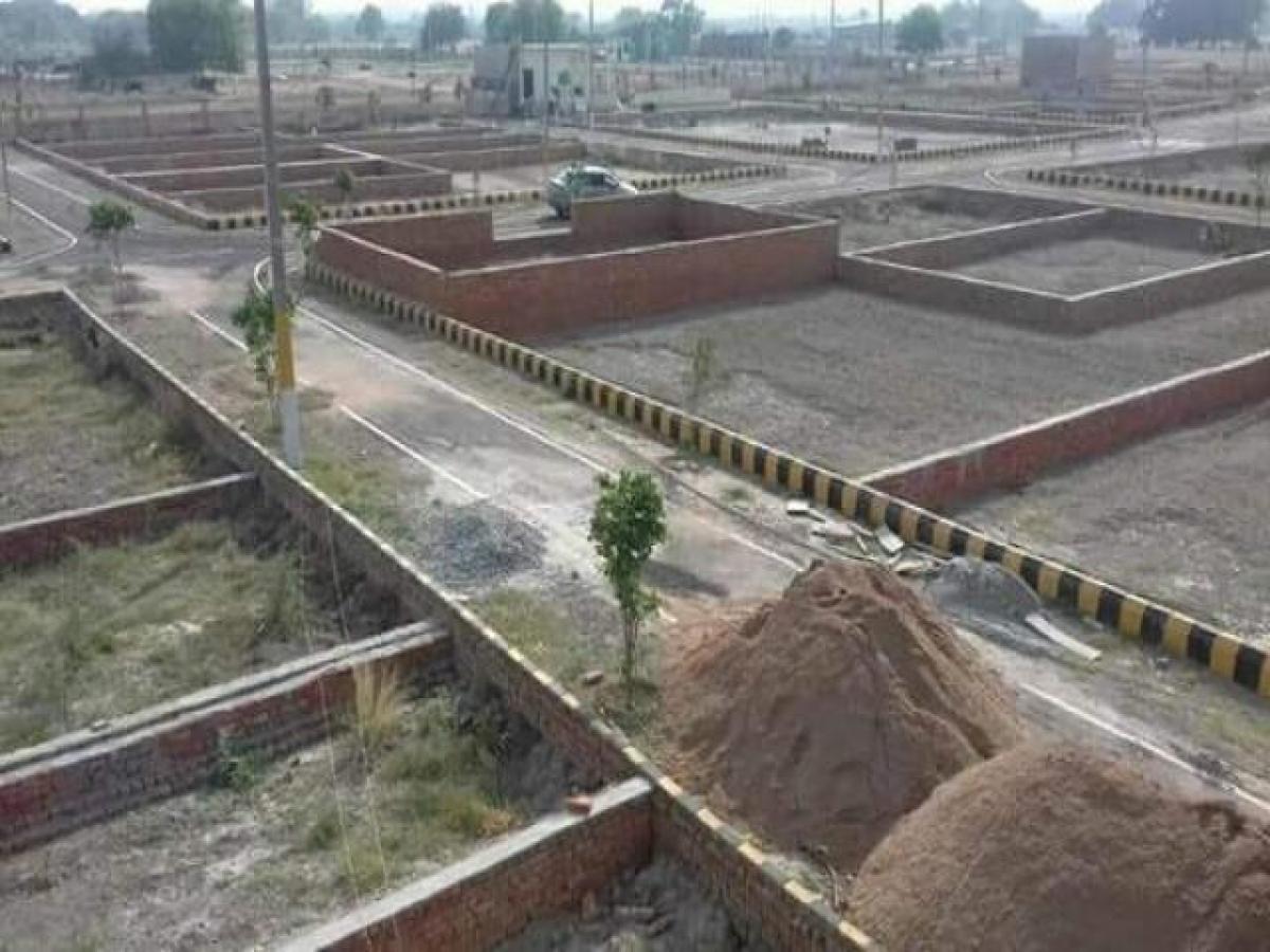  Land in Lucknow, India No. 34104