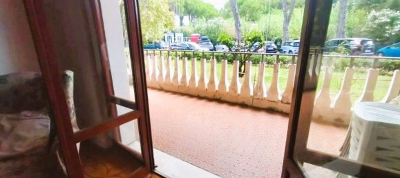 5 bedrooms Apartment in Massa, Italy No. 352594 2