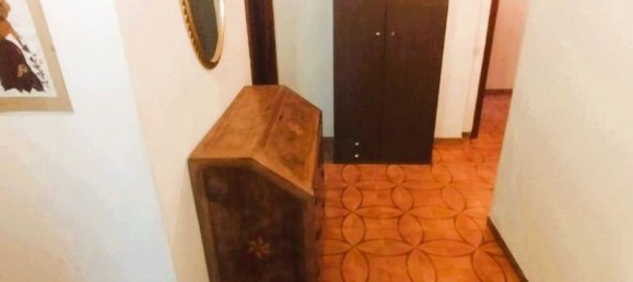 5 bedrooms Apartment in Massa, Italy No. 352594 9