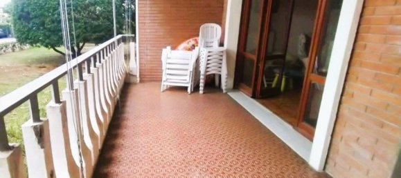 5 bedrooms Apartment in Massa, Italy No. 352594 20