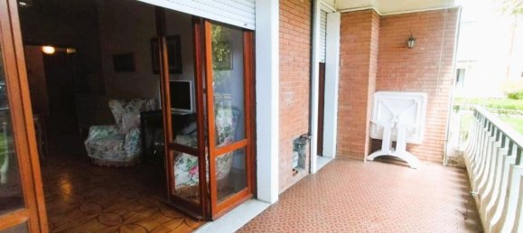 5 bedrooms Apartment in Massa, Italy No. 352594 18