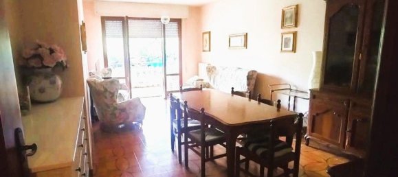 5 bedrooms Apartment in Massa, Italy No. 352594 14