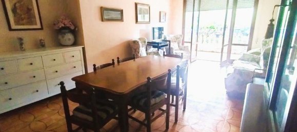 5 bedrooms Apartment in Massa, Italy No. 352594 11