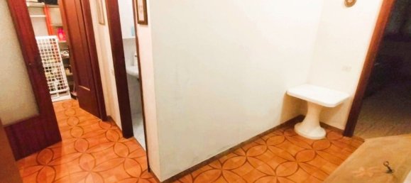 5 bedrooms Apartment in Massa, Italy No. 352594 15