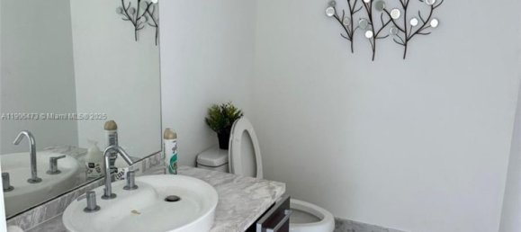 1 dormitorio propiedad comercial en venta en Miami, Miami-Dade, Florida, USA № 615848 3